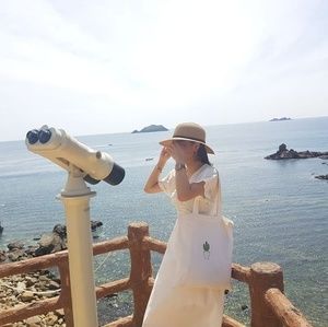 Meet your Posher, Vy